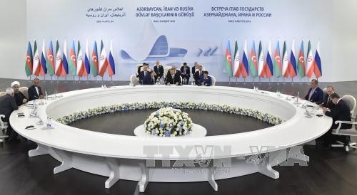 Президенты РФ, Азербайджана и Ирана приняли декларацию по итогам саммита - ảnh 1